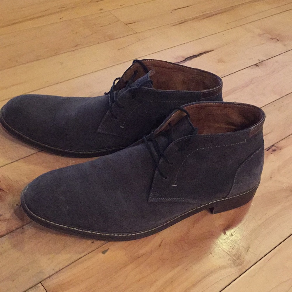 Kenneth Cole Suede Chukka Boots